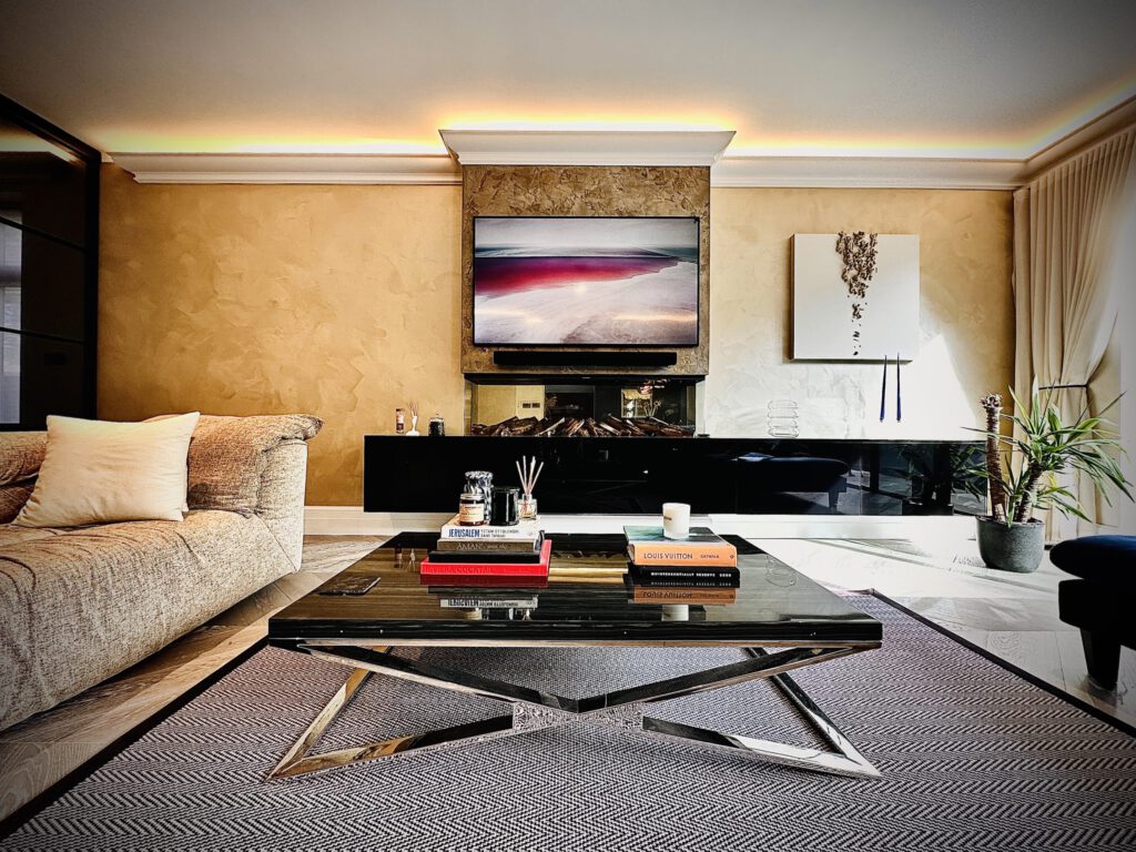 Radlett : Aldenham Avenue